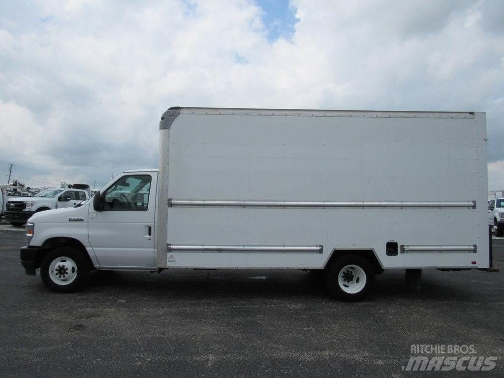 Ford E-350 Dobozos teherautók