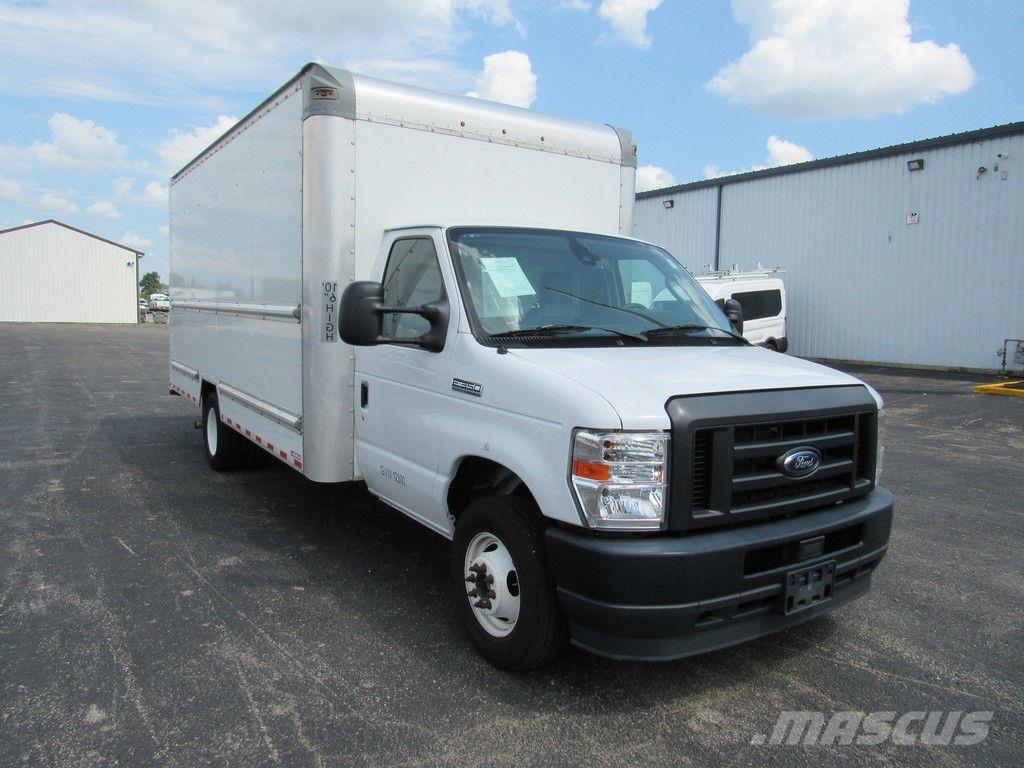 Ford E-350 Dobozos teherautók