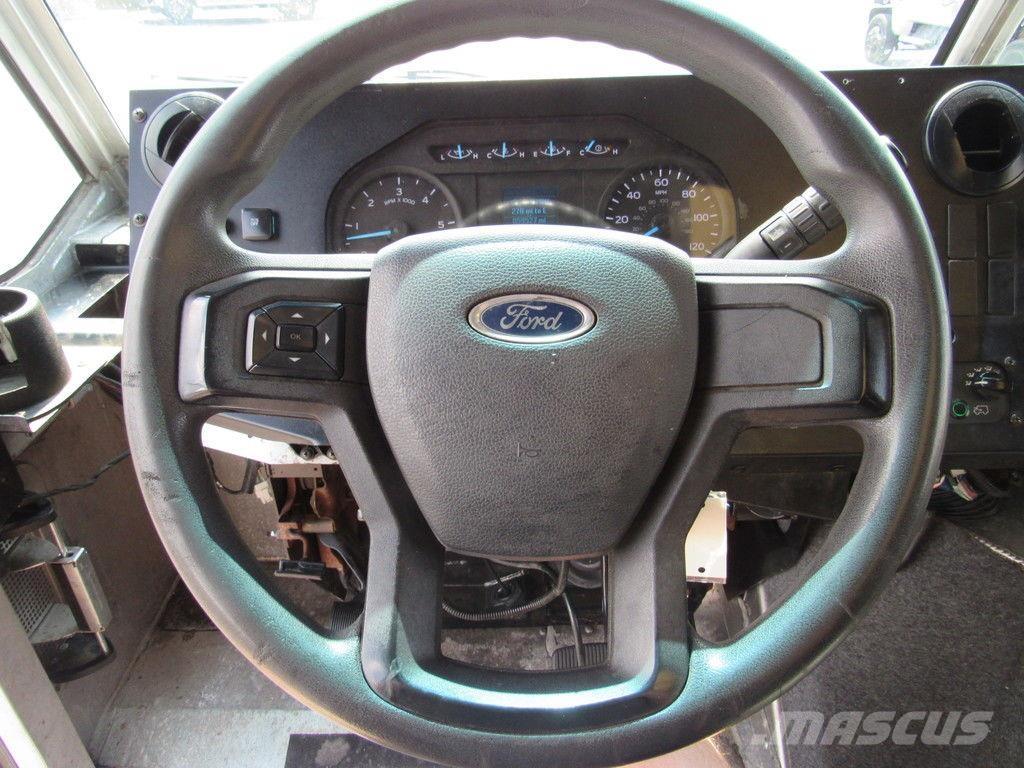 Ford E-450 Dobozos teherautók