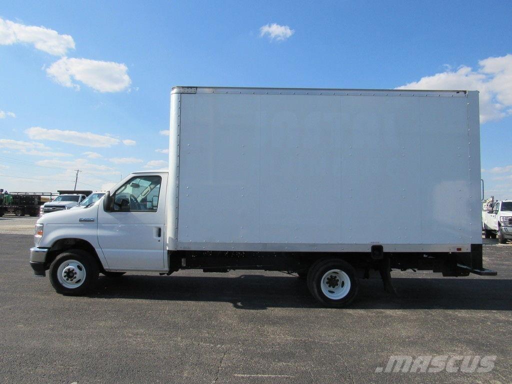 Ford E-450 Dobozos teherautók