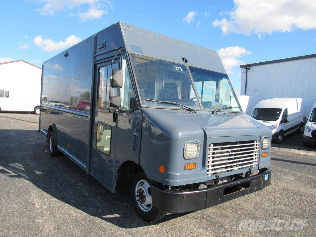 Ford E-450 Dobozos teherautók
