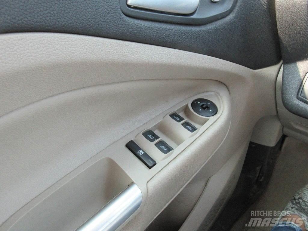 Ford Escape Kistehergépjárművek