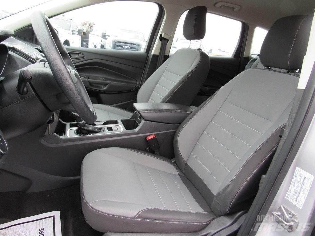 Ford Escape Kistehergépjárművek