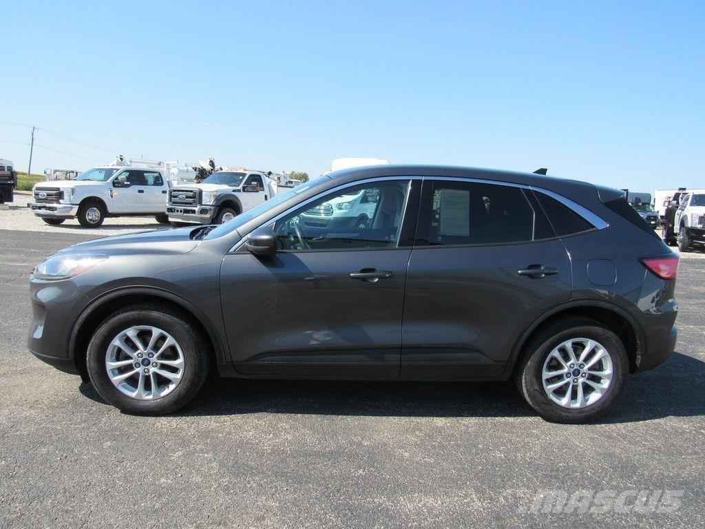 Ford Escape SE Kistehergépjárművek