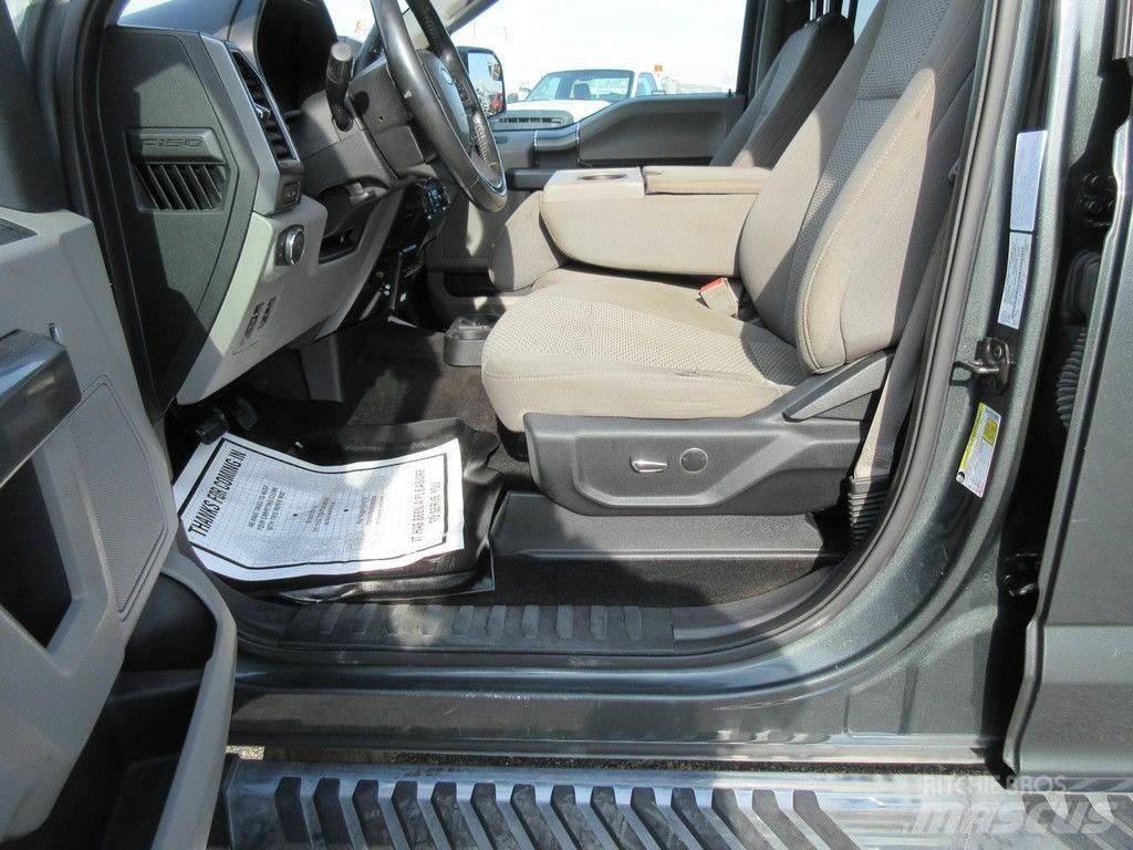 Ford F-150 Kis teherszállító/Platós kocsi