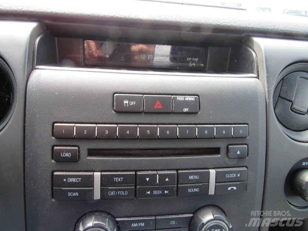 Ford F-150 Kis teherszállító/Platós kocsi