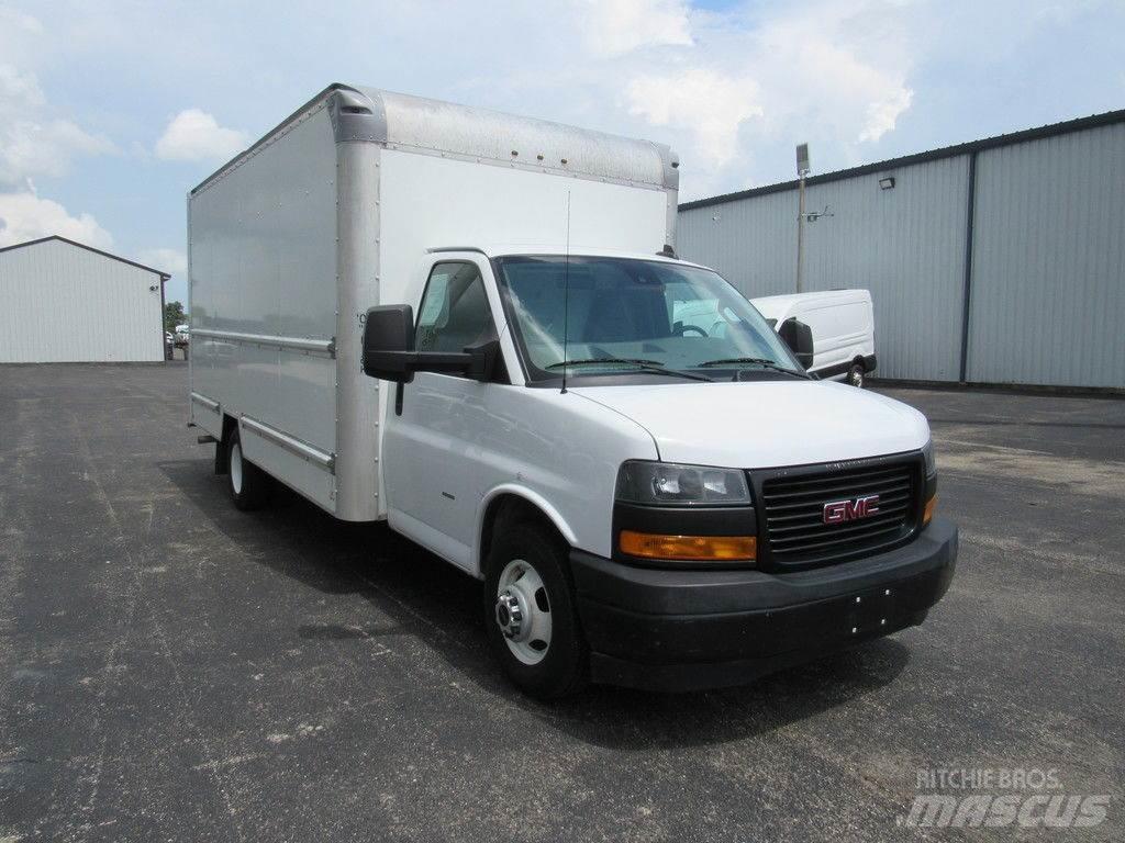 GMC Savana 3500 Dobozos teherautók