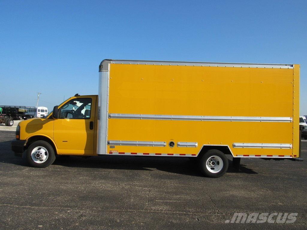 GMC Savana 3500 Dobozos teherautók
