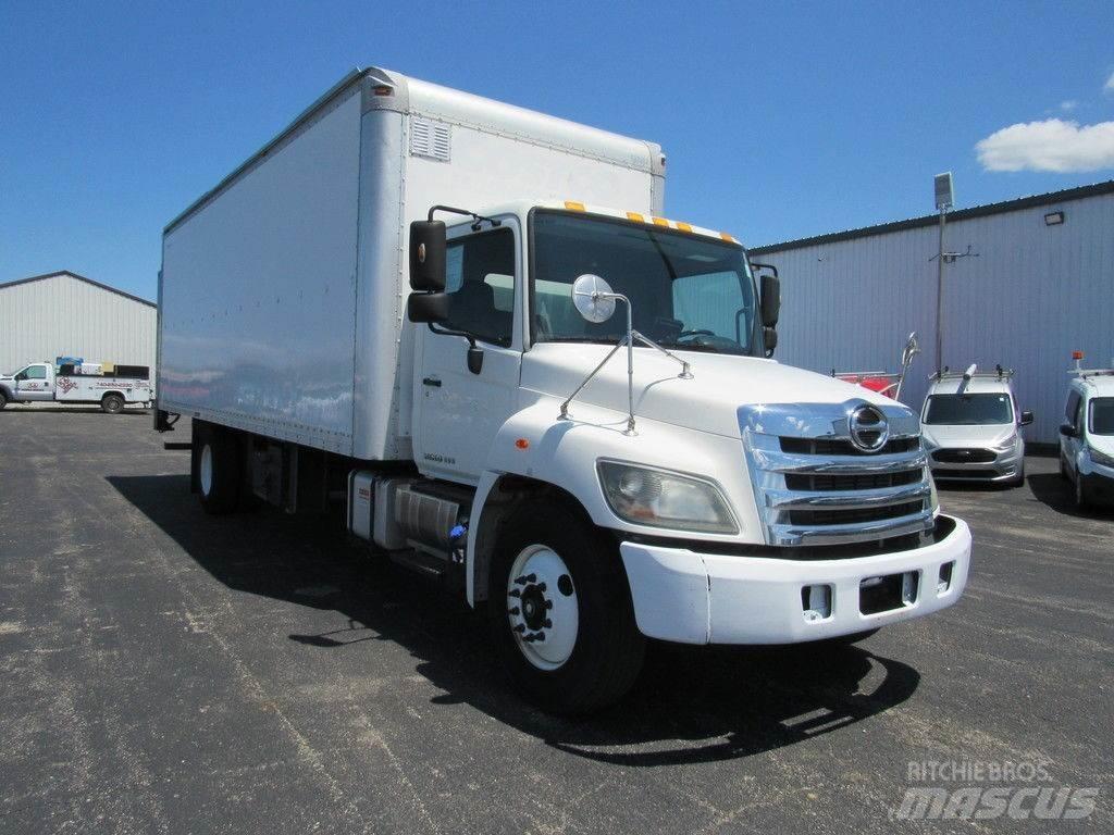 Hino 338 Dobozos teherautók
