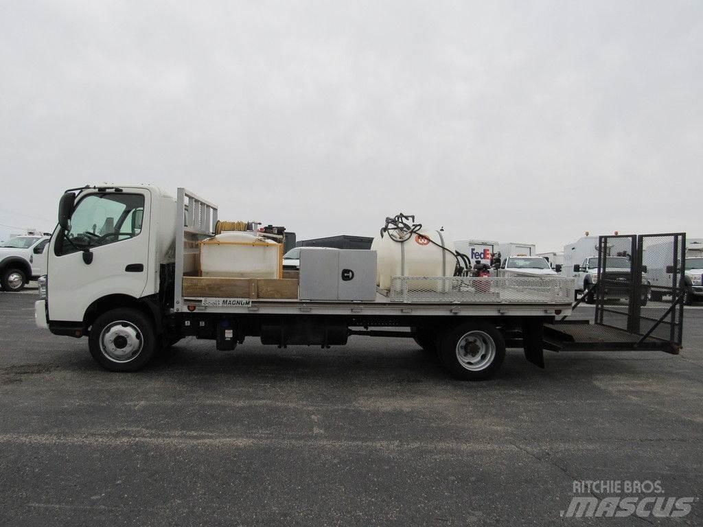 Hino XJC740 Platós / Ponyvás teherautók