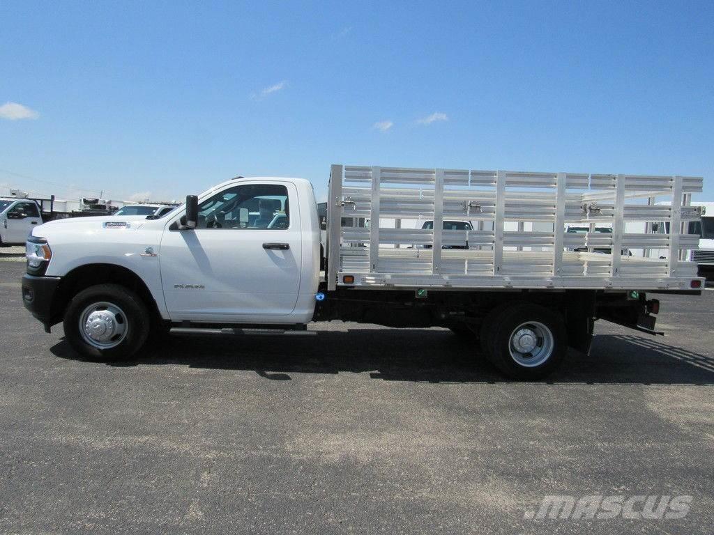 RAM 3500 Platós / Ponyvás teherautók