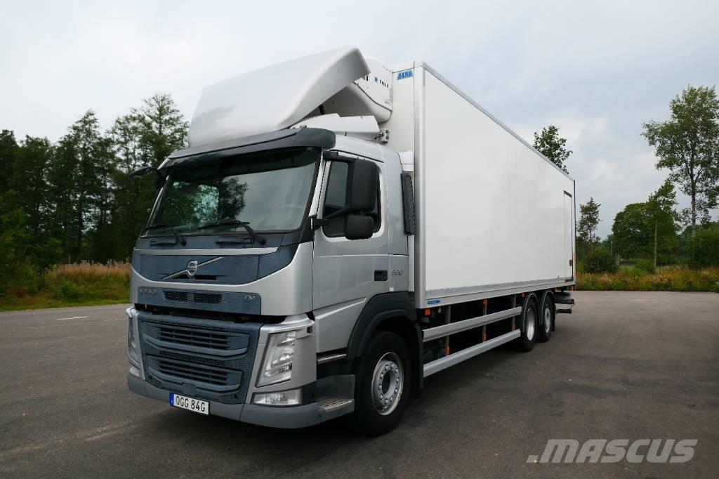 Volvo FM 330 6x2*4 Hűtős