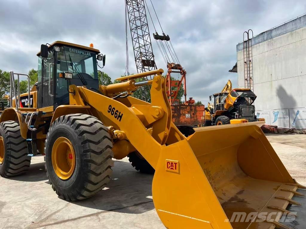 CAT 966 H Gumikerekes homlokrakodók