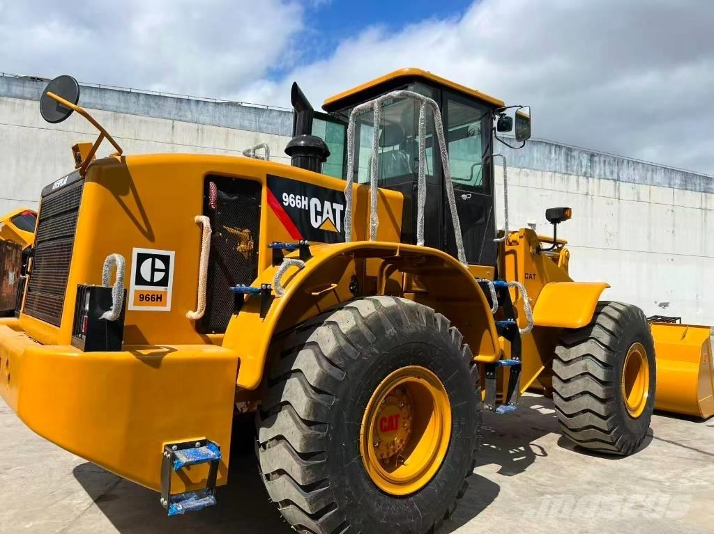 CAT 966 H Gumikerekes homlokrakodók