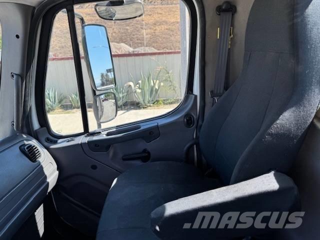 Freightliner M 112 Fülkés alváz
