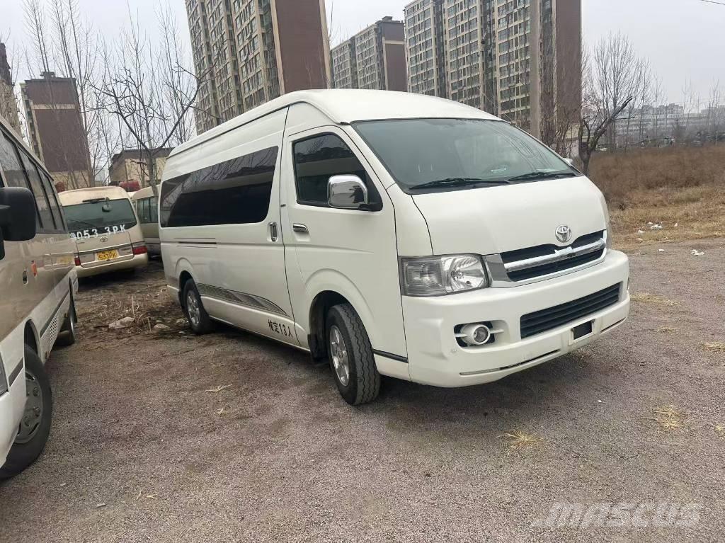 Toyota Hiace Távolsági buszok