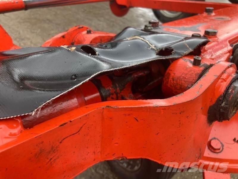 Kuhn GF 8702 T Rendkészítő