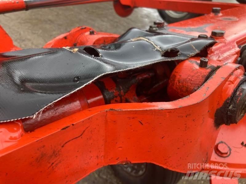Kuhn GF8702T Rendkészítő