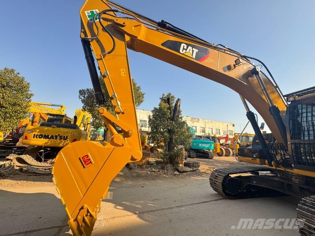 CAT 330 D2 L Lánctalpas kotrók
