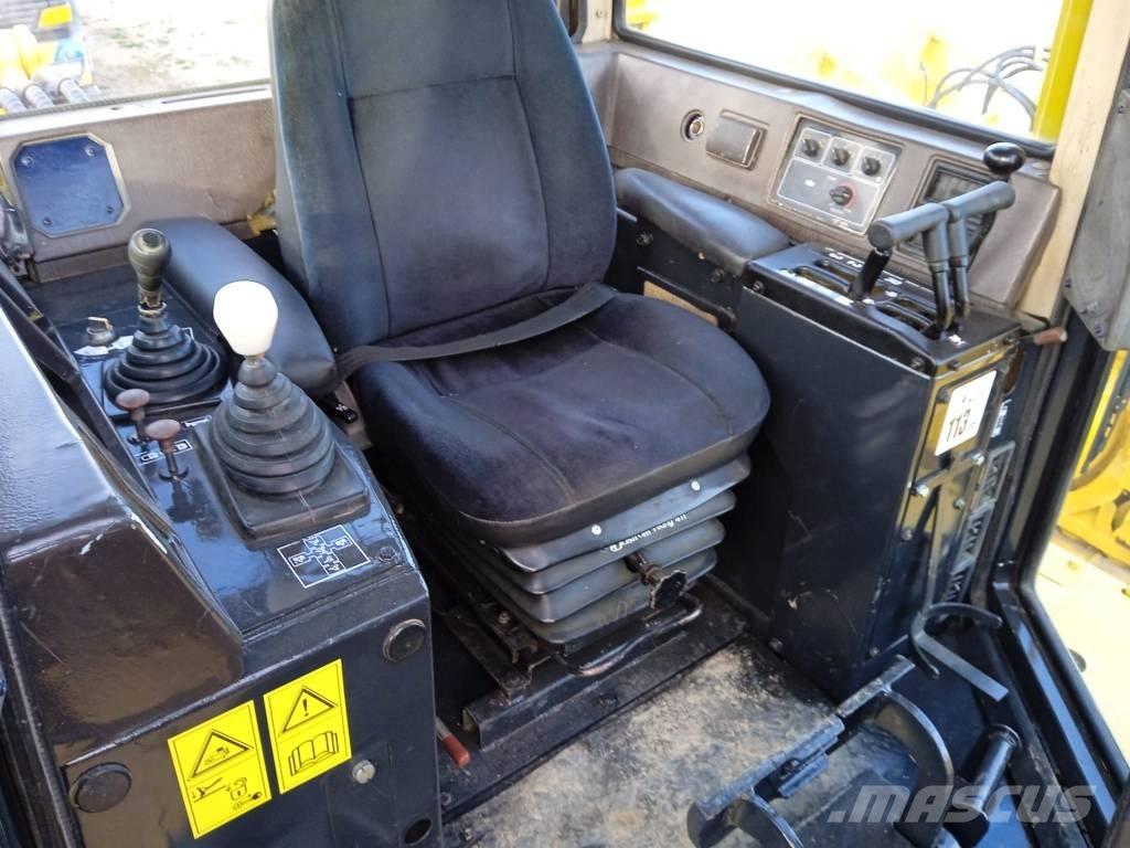 Komatsu D 155 AX-3 lánctalpas dózerek