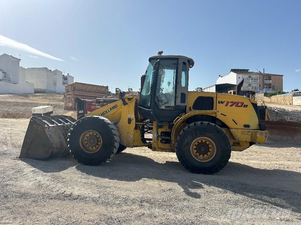 New Holland W 170 B Gumikerekes homlokrakodók