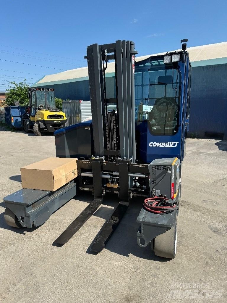 Combilift C4000ET Tolóoszlopos négyutas targonca
