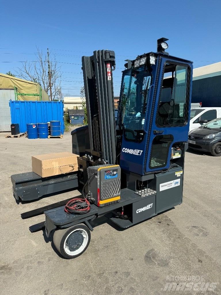 Combilift C4000ET Tolóoszlopos négyutas targonca