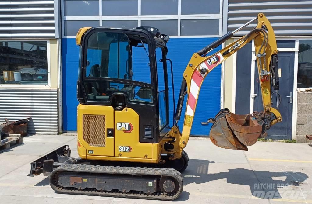 CAT 302 Mini kotrók < 7t