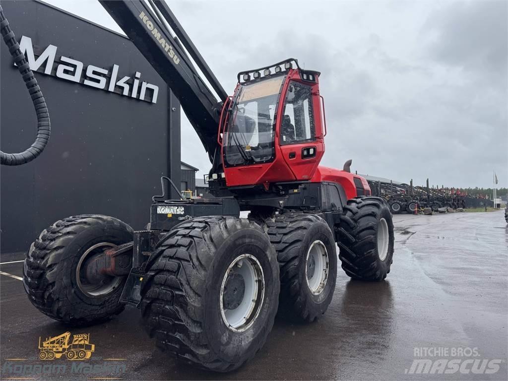 Komatsu 951 Betakarítók