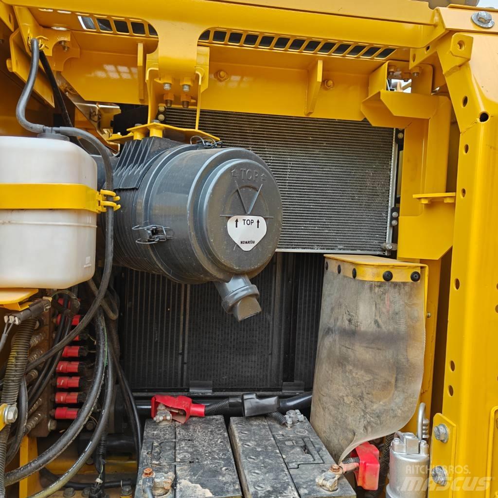 Komatsu 130-7 Lánctalpas kotrók