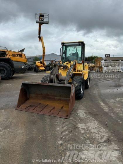 Volvo L 30 B Gumikerekes homlokrakodók