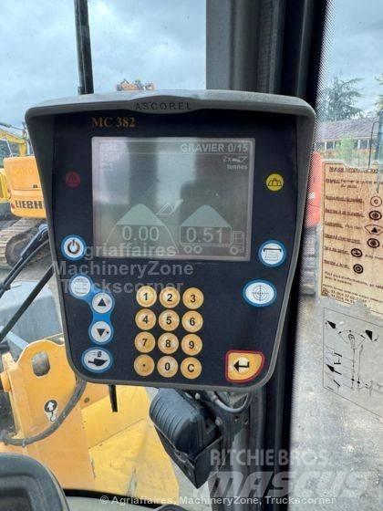 Volvo L 30 B Gumikerekes homlokrakodók