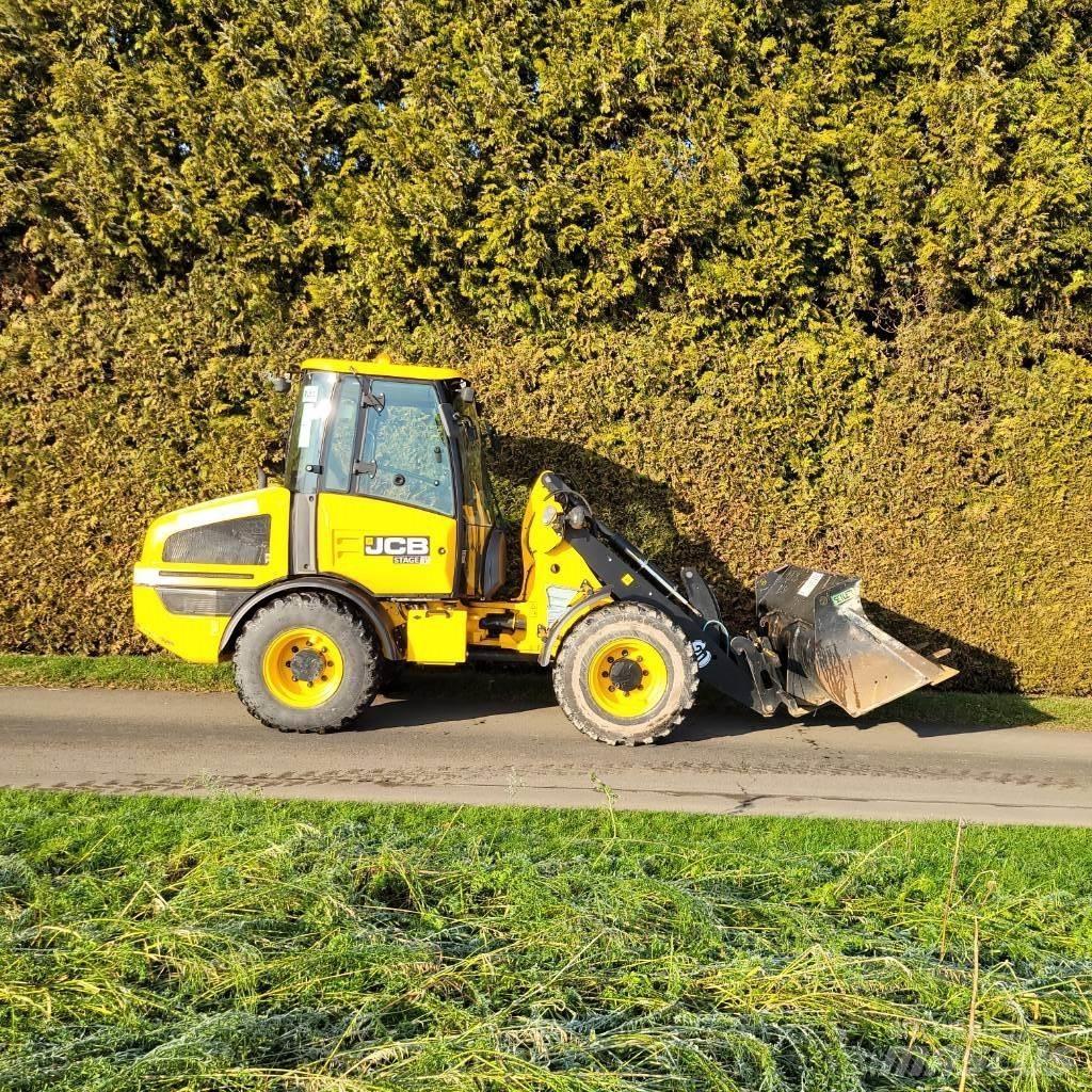 JCB 407 Gumikerekes homlokrakodók