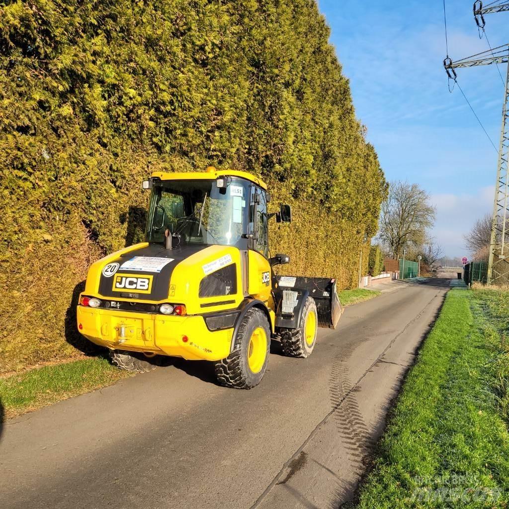 JCB 407 Gumikerekes homlokrakodók