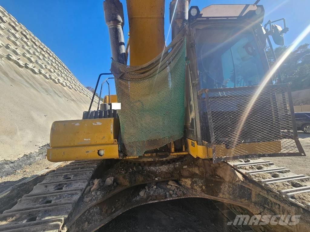 CAT 330 Lánctalpas kotrók