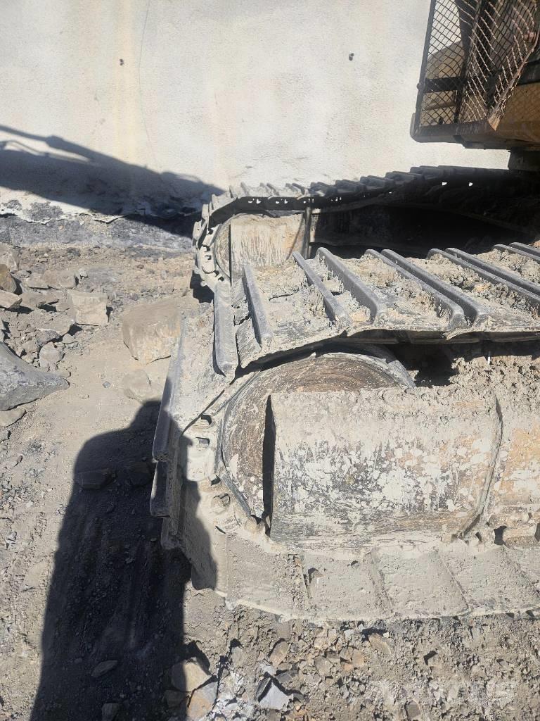 CAT 330 Lánctalpas kotrók