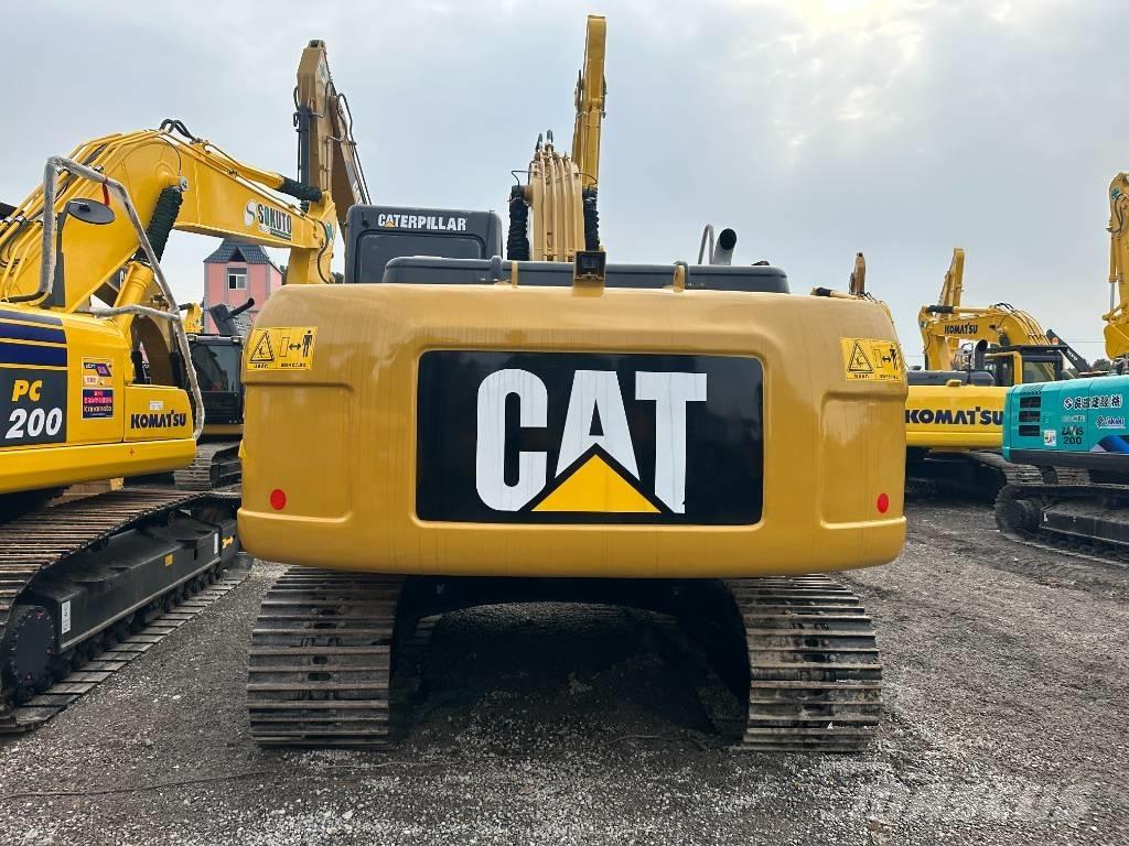 CAT 320 D2 Lánctalpas kotrók