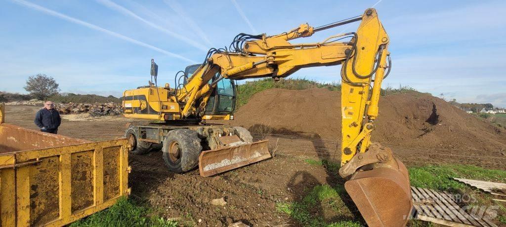 JCB JS 130 W Gumikerekes kotrók