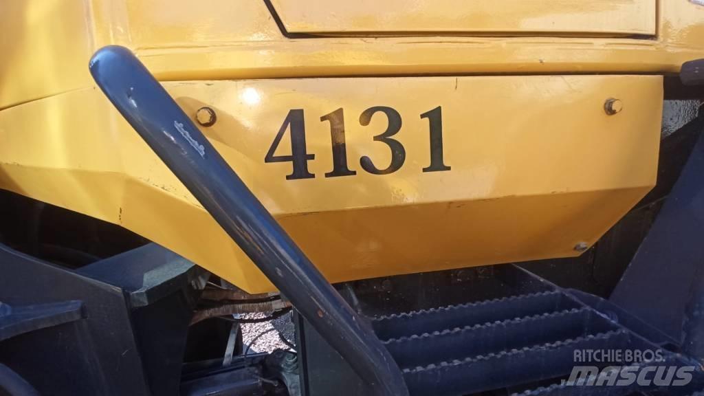 Komatsu WA250PZ-5 Gumikerekes homlokrakodók