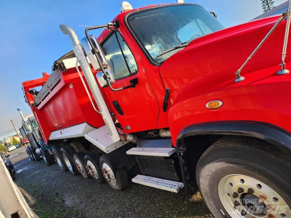 Freightliner 114SD Billenő teherautók