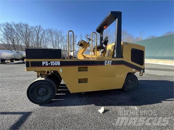 CAT PS-150B Pneumatikus kerekes hengerek