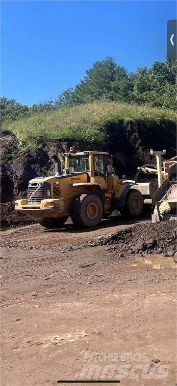 Volvo L120F Gumikerekes homlokrakodók