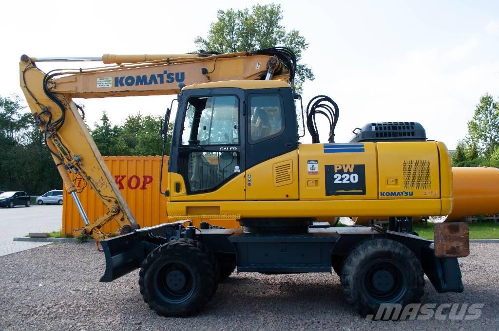 Komatsu PW 220-7 Gumikerekes kotrók