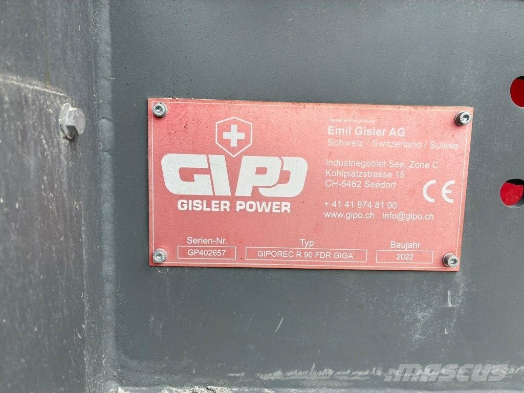 GIPO P090 GIGA Mobil törőgépek