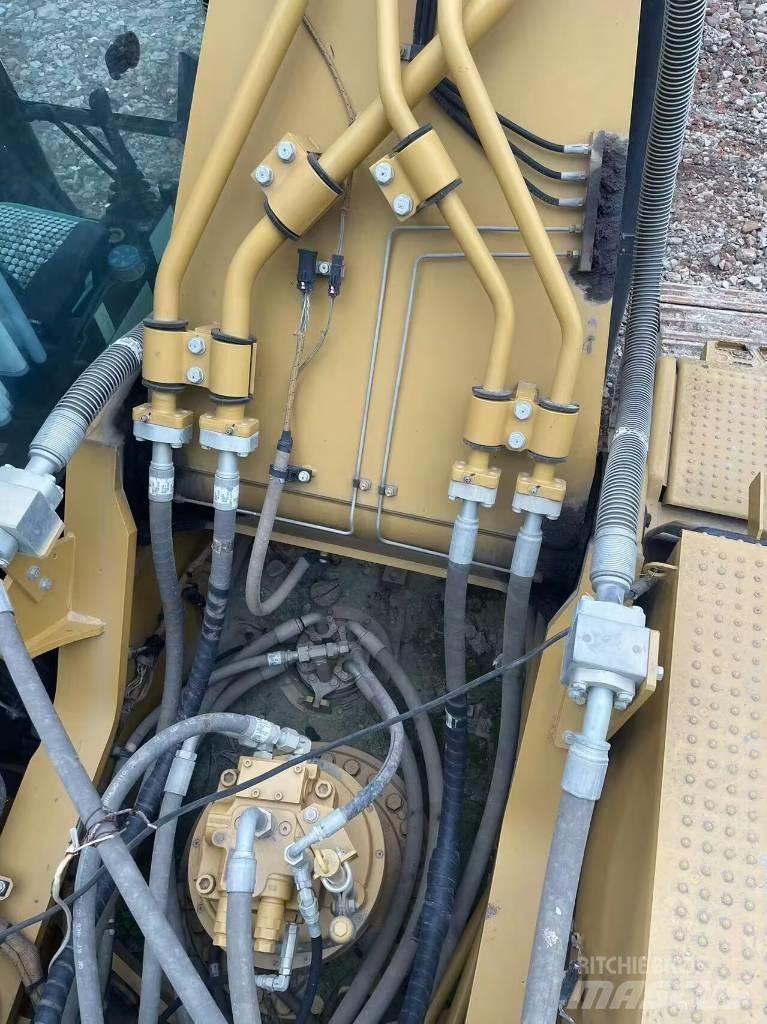 CAT 336 Lánctalpas kotrók
