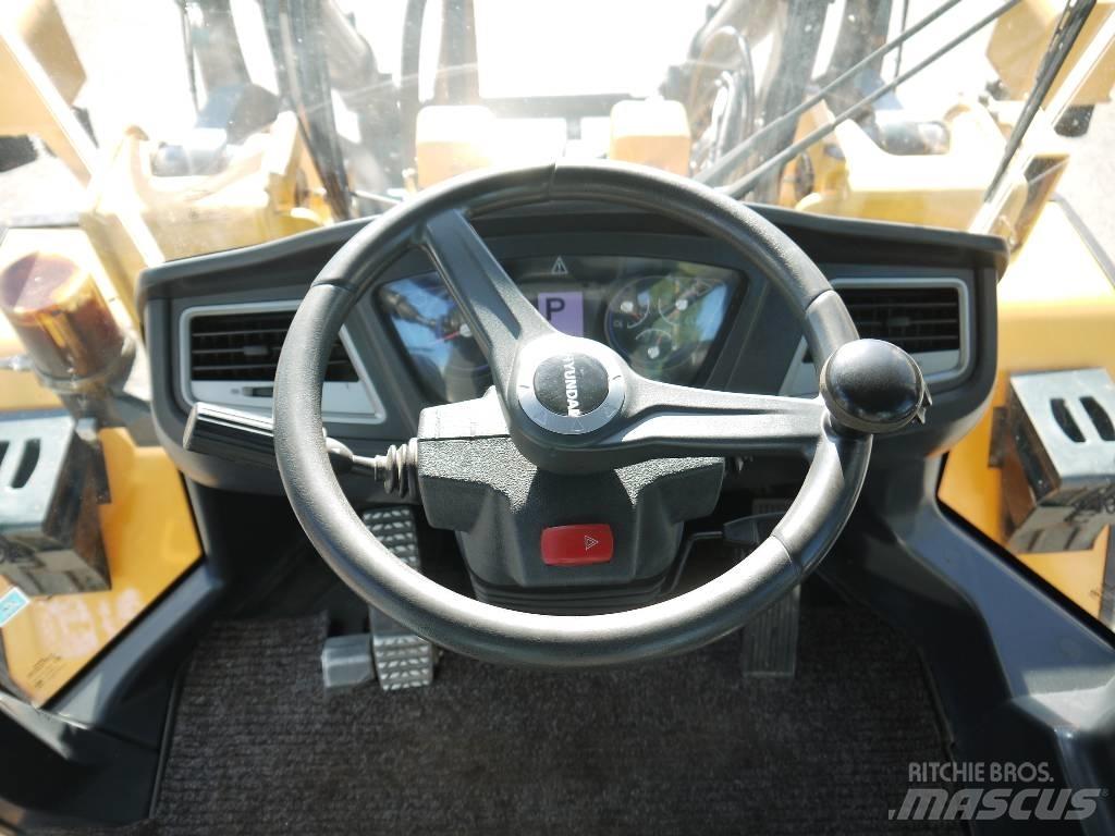 Hyundai HL 955 TM Gumikerekes homlokrakodók