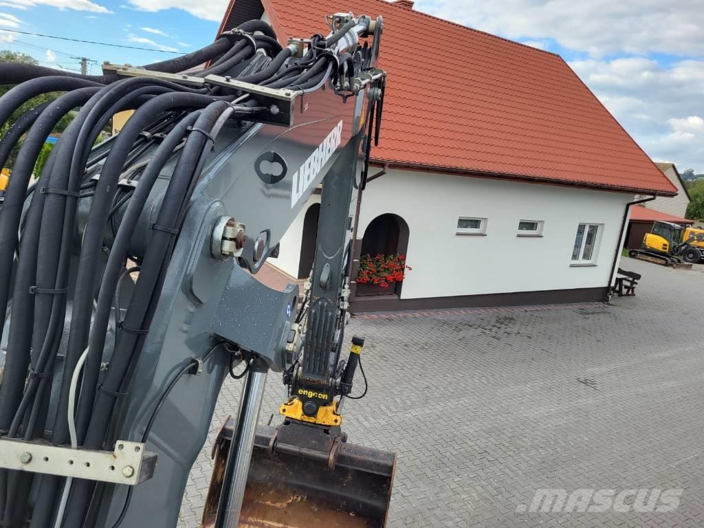 Liebherr 916 Gumikerekes kotrók