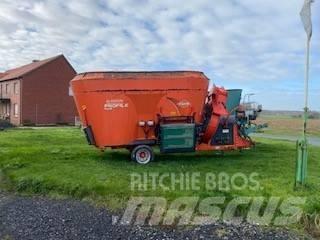 Kuhn Typ 2070 Takarmánykeverők