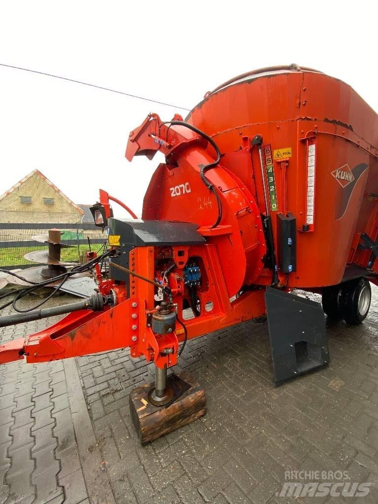 Kuhn Typ 2070 Takarmánykeverők