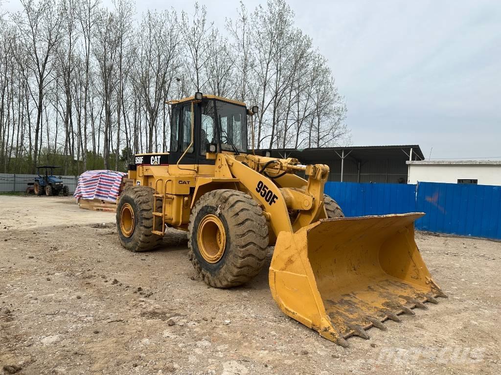 CAT 950GC Gumikerekes homlokrakodók